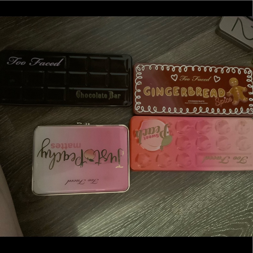 Too faced eyeshadow bundle